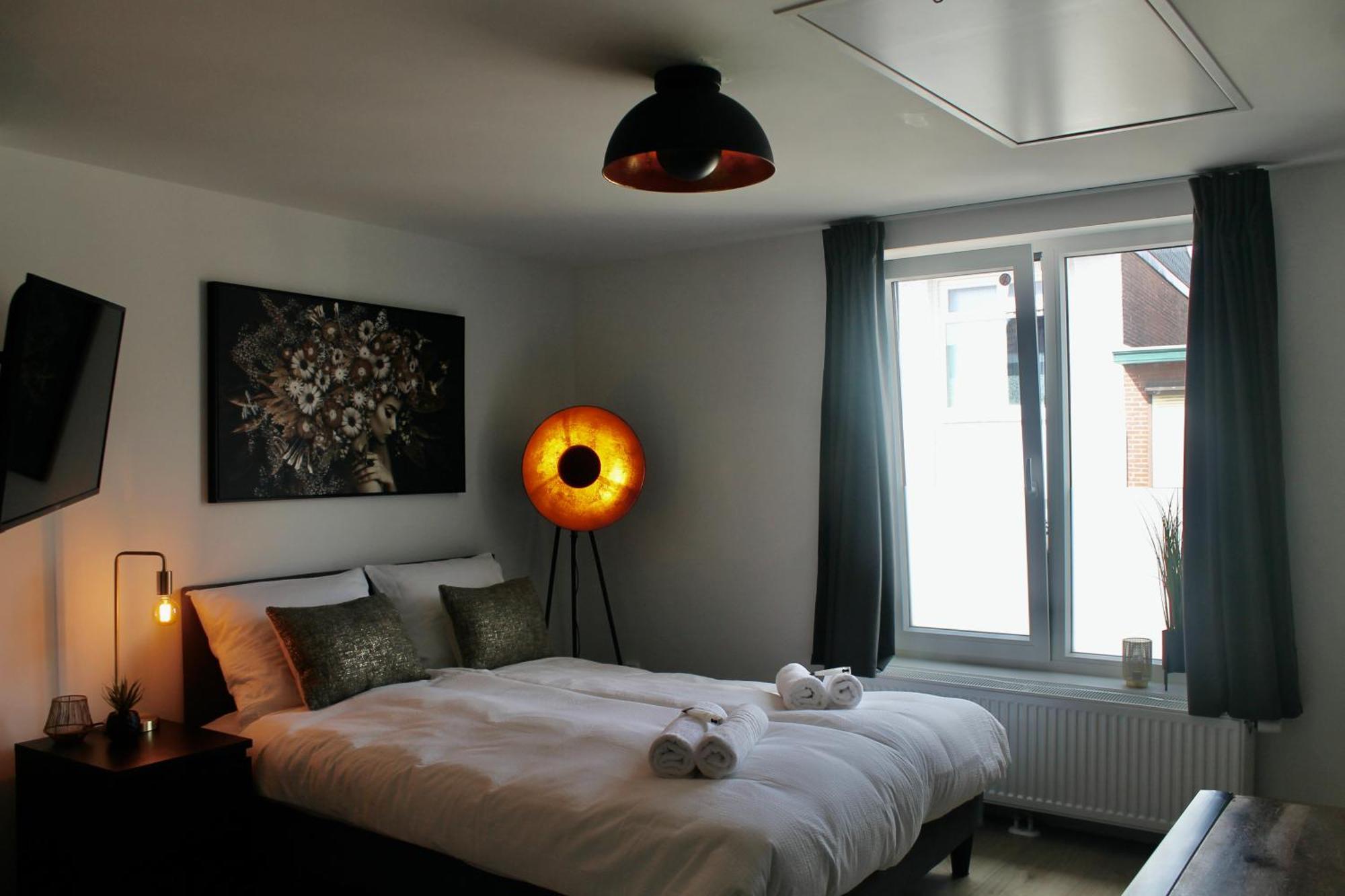 B&K Urban City Suites Tilburg Exterior foto